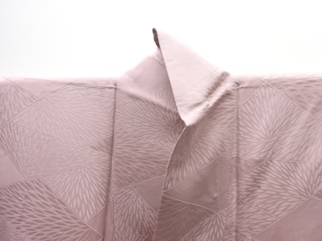  未使用品　裂取りに狢菊模様織出し一ツ紋色無地着物